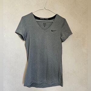 NIKE PRO grey athletic M shirt